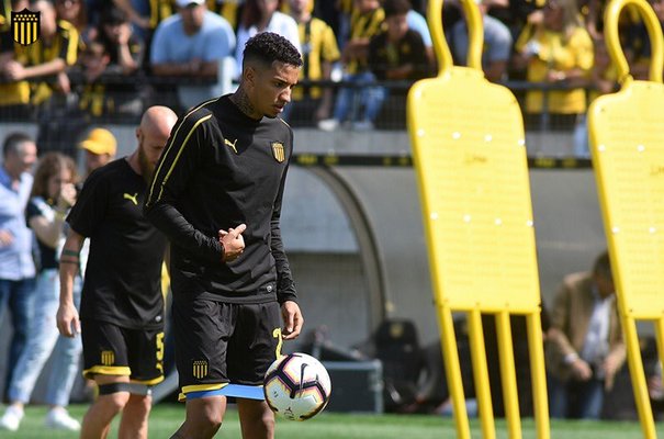 PEÑAROL VS CERRO LARGO EN VIVO Aurinegro World 